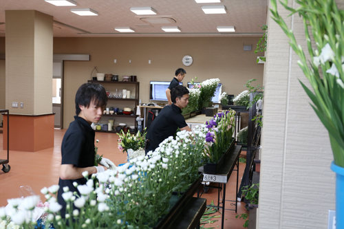 営業一部制作一課 花祭壇チーム